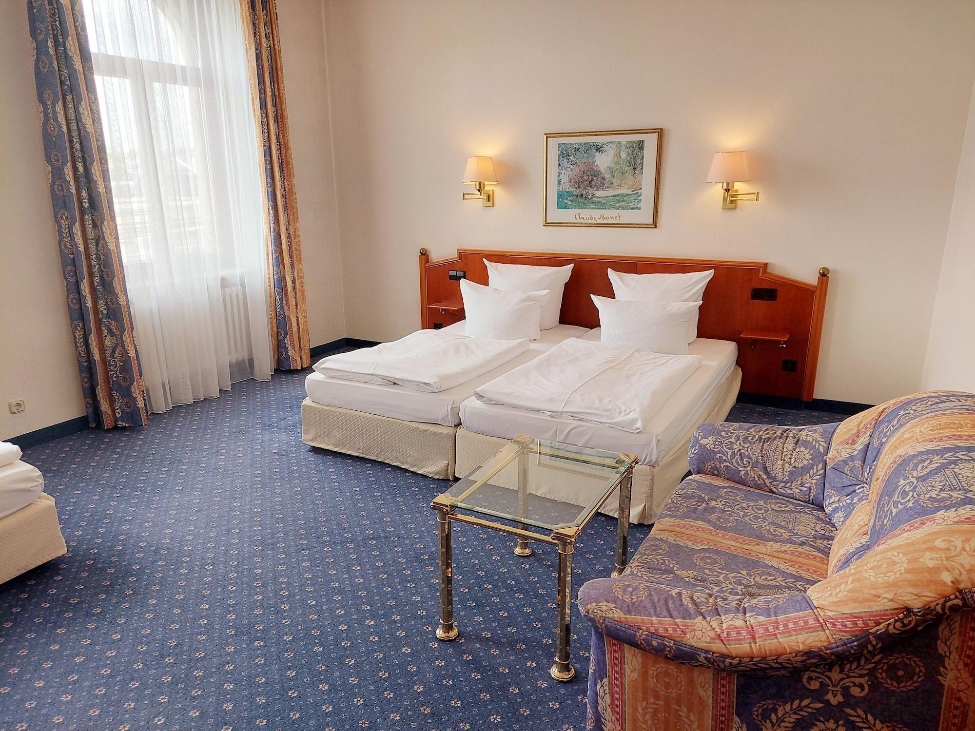 Hotel Bayerischer Hof Дрезден Екстериор снимка