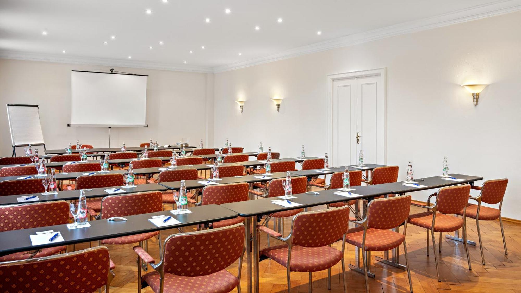 Hotel Bayerischer Hof Дрезден Екстериор снимка