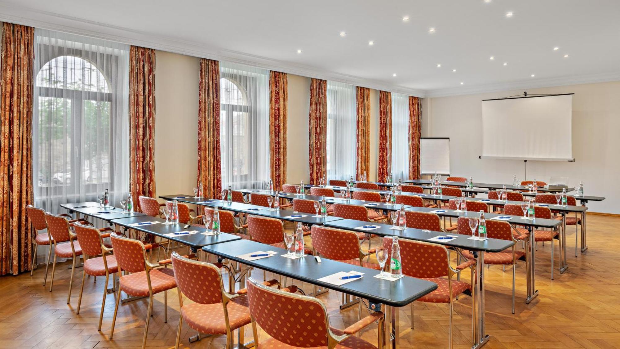 Hotel Bayerischer Hof Дрезден Екстериор снимка