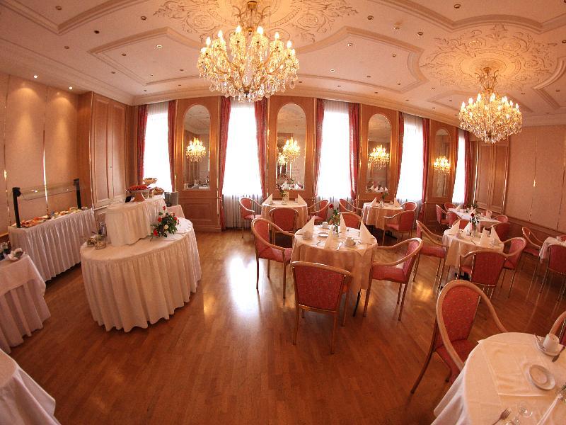 Hotel Bayerischer Hof Дрезден Екстериор снимка