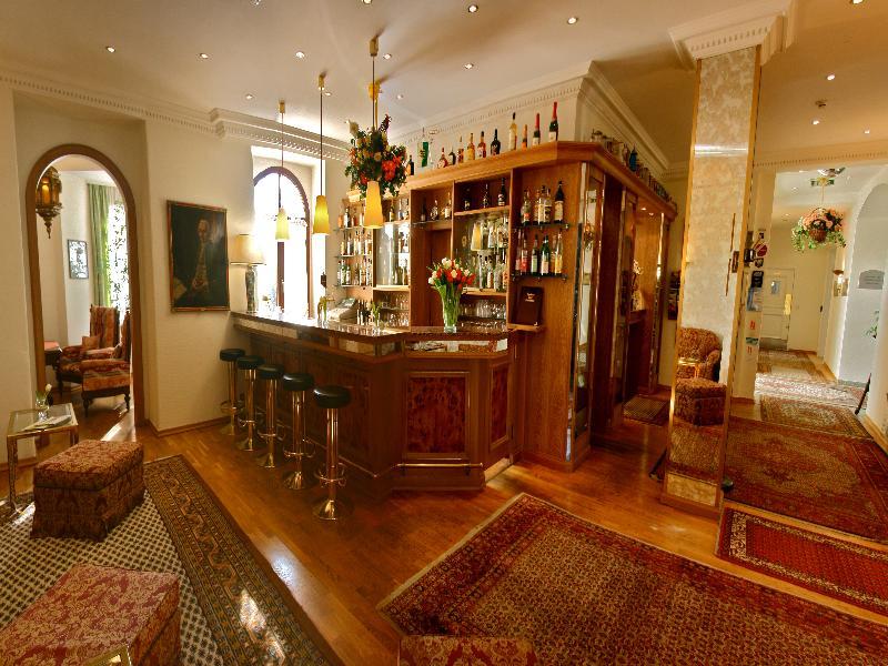 Hotel Bayerischer Hof Дрезден Ресторант снимка